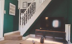Cosy Home In Historical Beverley Town With Parking